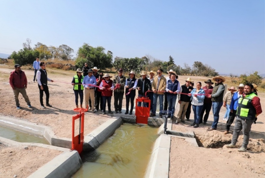 Modernizan canal de riego “El Diez” en Aculco; eficienta el uso agrícola del agua