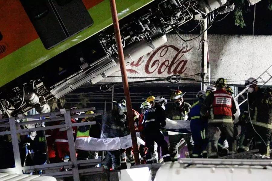 Suman 23 decesos y 79 personas hospitalizadas tras colapso en L&iacute;nea 12 del Metro