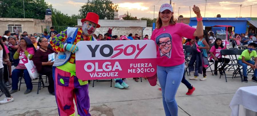 Olga se compromete con Noria de Ángeles