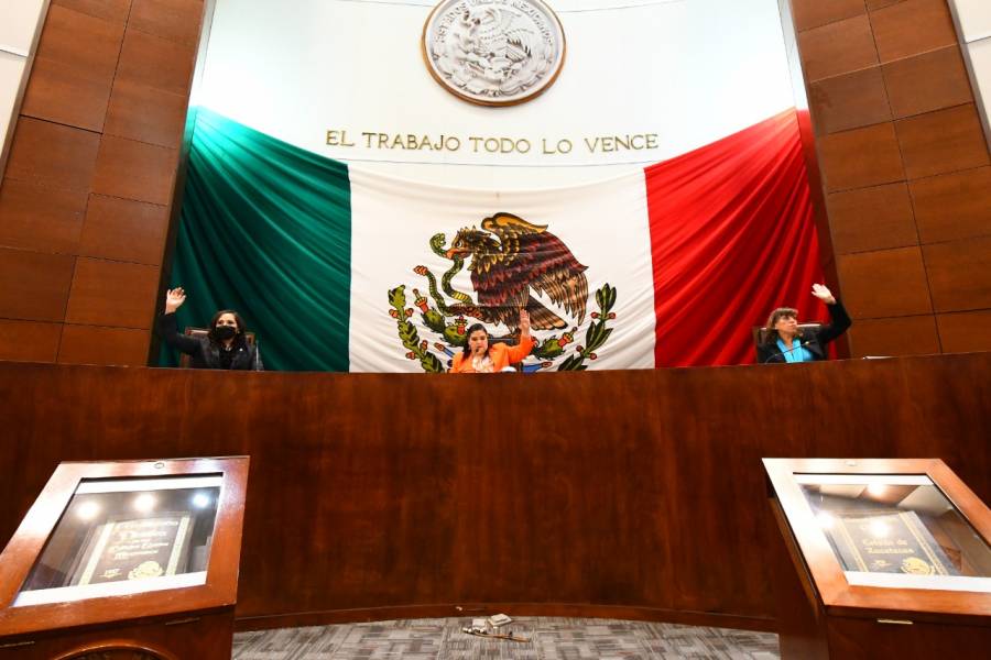 Reforman Ley de Derechos a menores de edad