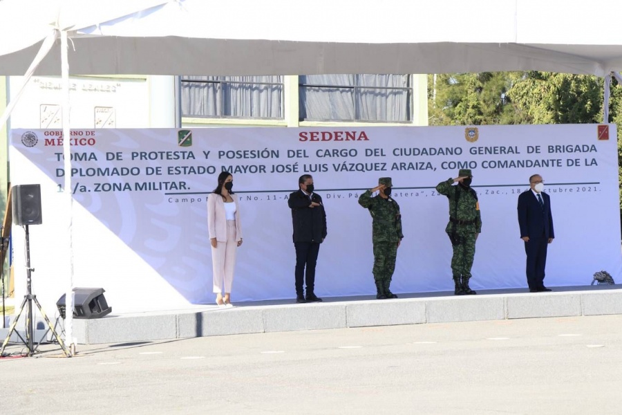 Toma protesta general V&aacute;zquez Araiza; asiste el gobernador