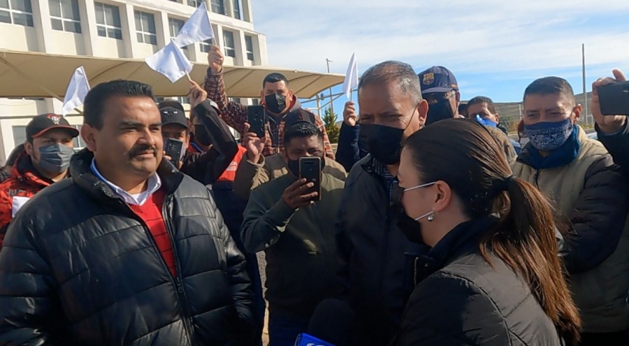Protestan taxis pirata en Ciudad Administrativa