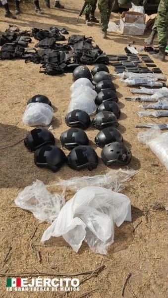 Decomisan armas y equipamiento t&aacute;ctico en Pinos