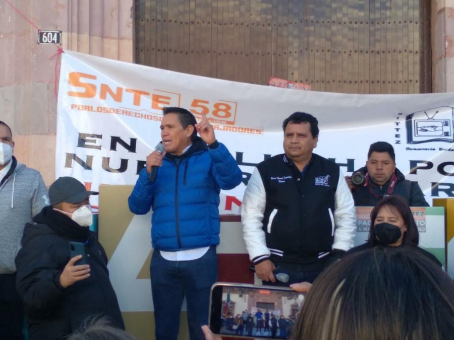 Un mes sin salario, 7 mil educadores