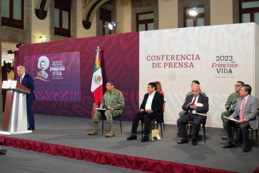 AMLO ironiza ante marcha: Hubo saldo blanco, pero se increment&oacute; robo de carteras en el Z&oacute;calo