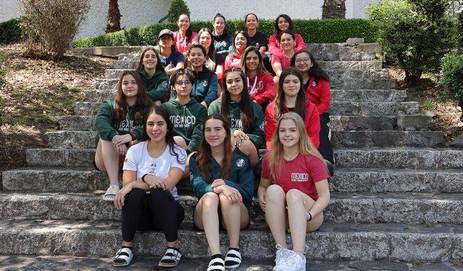 LA SELECCIÓN FEMENIL DE HOCKEY SOBRE HIELO SE REPORTA LISTA PARA DEBUTAR EN EL CAMPEONATO MUNDIAL