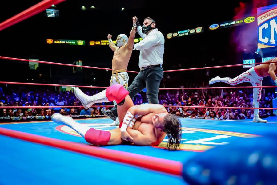 M&iacute;stico, Volador Jr y Soberano Jr. hacen vibrar a la Arena M&eacute;xico