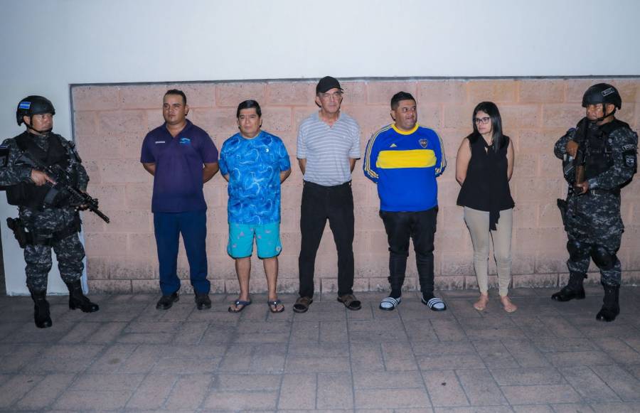 Cinco detenidos por estampida en estadio de San Salvador comparecen ante tribunal