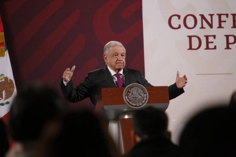 AMLO anuncia incremento del 20% para el salario mínimo en 2024
