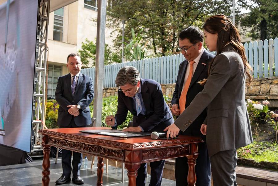 Colombia avanza hacia la soberanía sanitaria con 'BogotáBio', la primera fábrica de vacunas