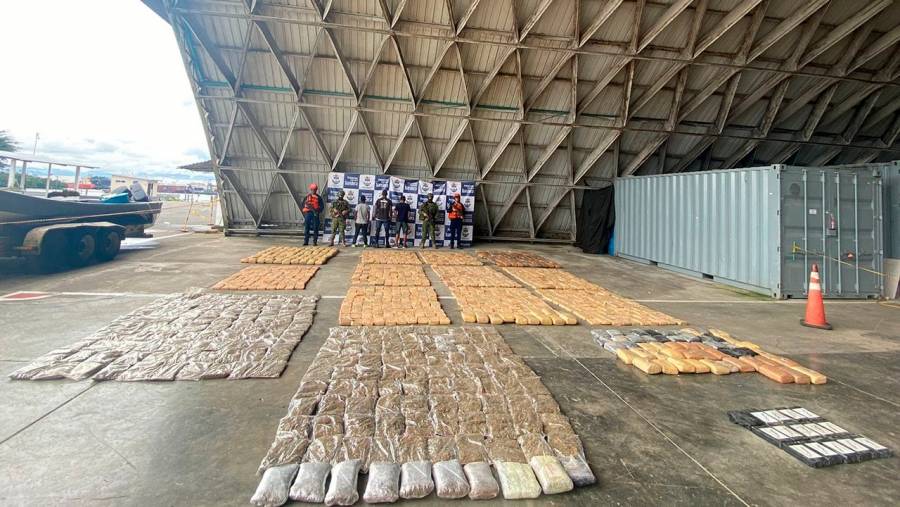 Incautan dos toneladas de cocaína en costas de Colombia