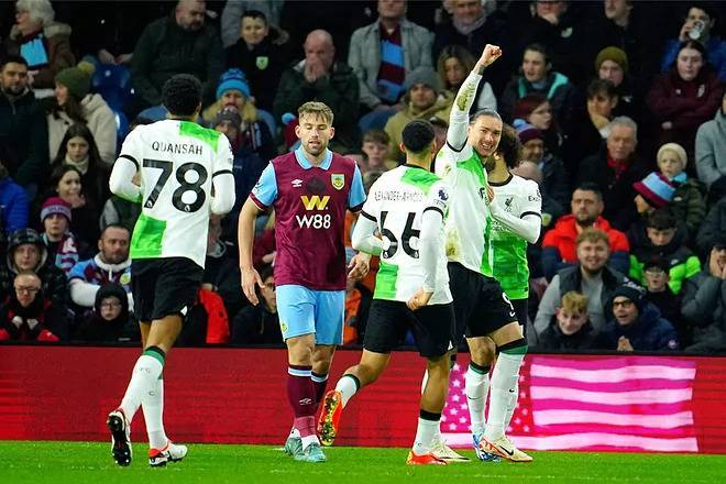Liverpool se coloca líder en el 'Boxing Day', el Newcastle sigue en crisis
