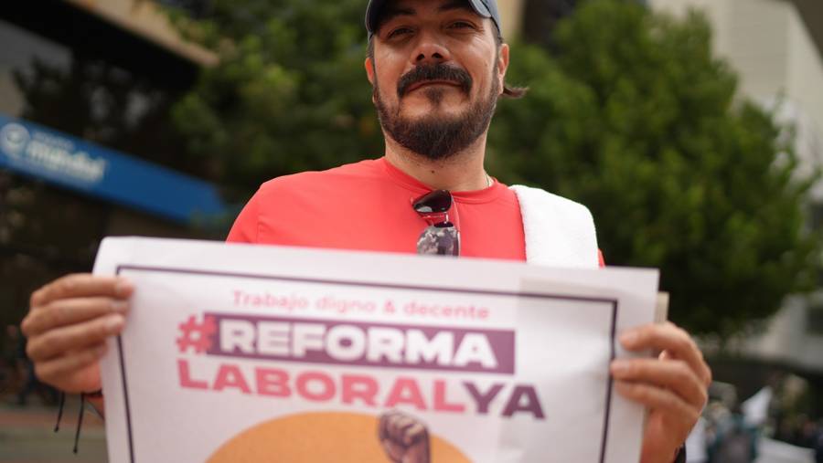 Petro afirma que reforma laboral busca mejores salarios, m&aacute;s descanso y mayor estabilidad