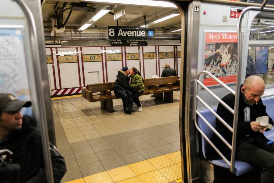 Nueva York retira robot de vigilancia del metro