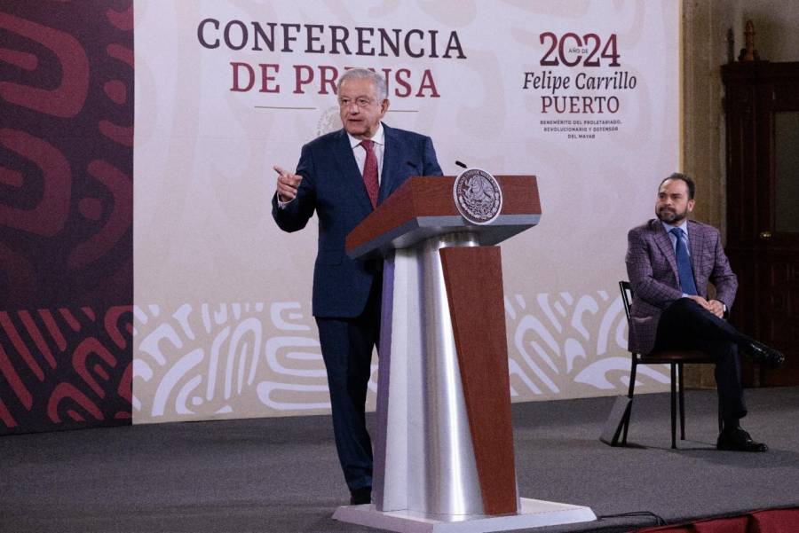 AMLO buscará adquirir totalidad de Aeropuerto de Toluca, para que sea público al 100%