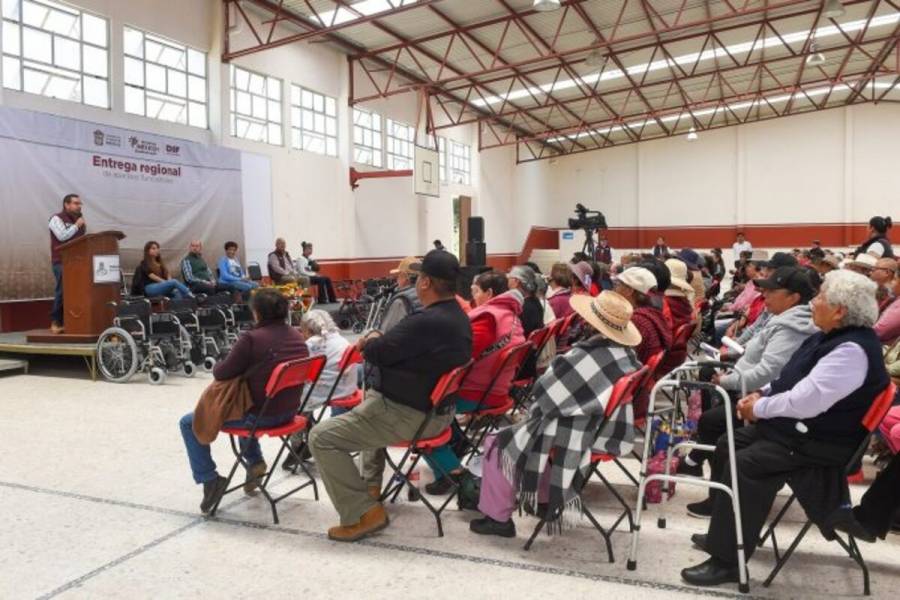 Favorece DIFEM a adultos mayores con la entrega de más de 6 mil 200 ayudas funcionales