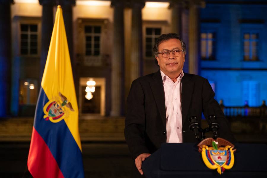 Presidente de México se solidariza con colega colombiano por investigación