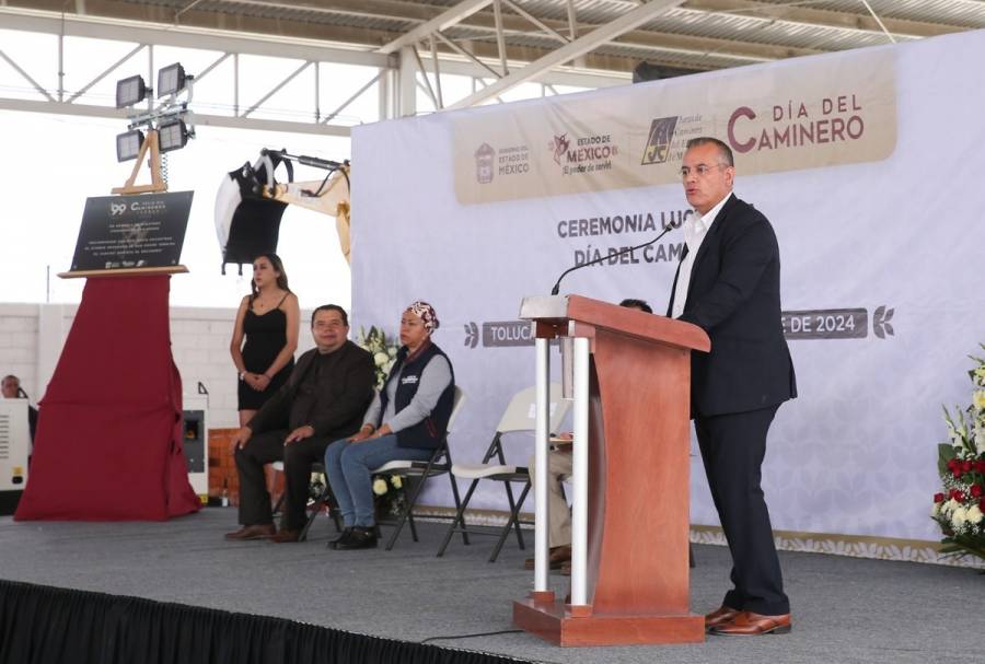 El gobierno del Estado de M&eacute;xico invertir&aacute; al menos 700 millones de pesos en maquinaria y rehabilitaci&oacute;n de carreteras en el estado