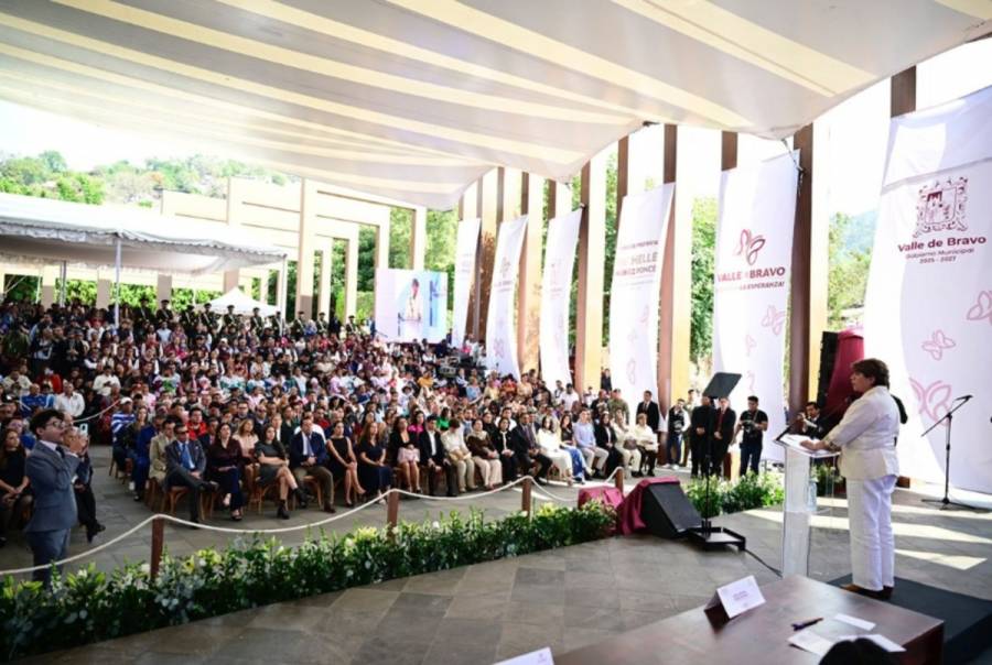 Llama Delfina Gómez a alcaldes a trabajar con austeridad