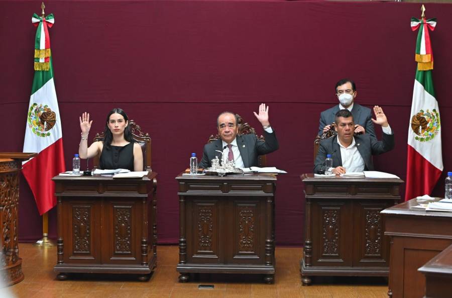 Aprueba Legislativo renuncias de 20 personas magistradas