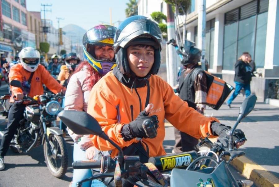 Capacitan a 200 motociclistas de aplicación en Ecatepec; buscan reducir accidentes
