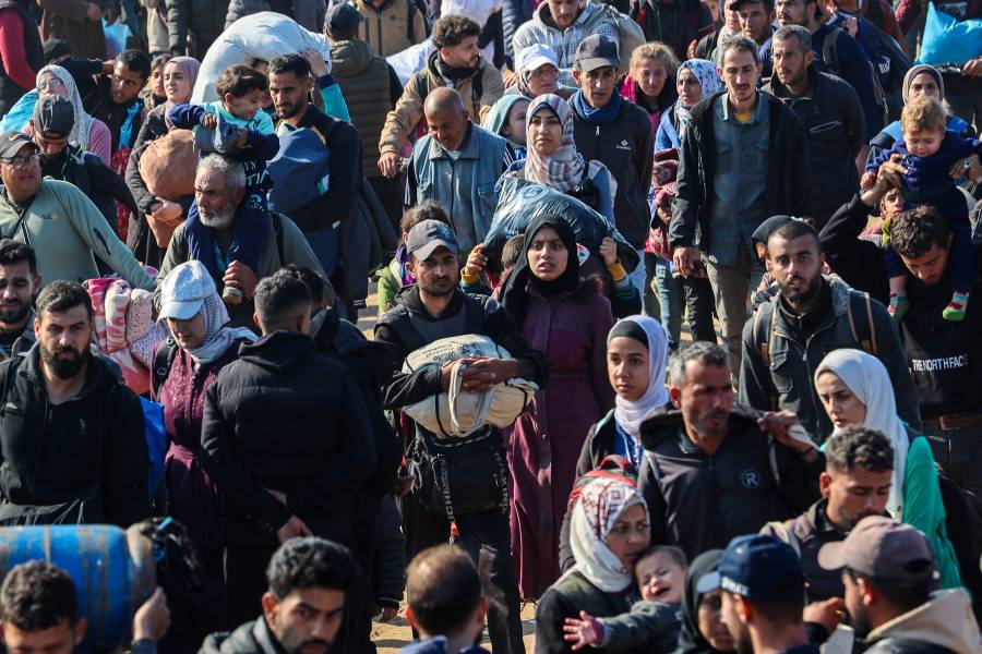 Milhares de palestinos regresan al norte de Gaza de acuerdo entre Israel y Hamas