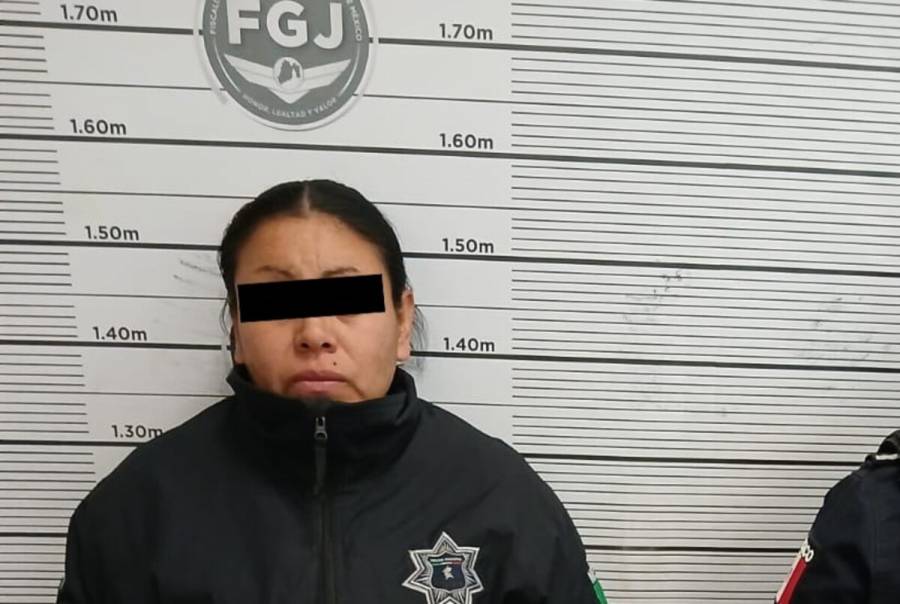 Detienen a policía municipal acusada de robar a la tesorería en Chiconcuac