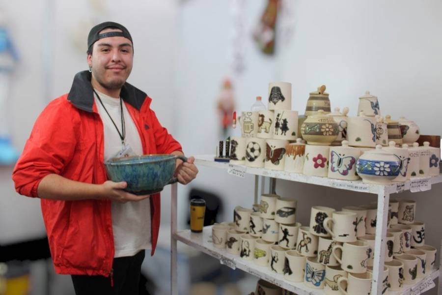 Artesanos del sur del EdoMéx ponen a la venta piezas únicas de alfarería, bordados, tejidos y rebozos en las tiendas CASART