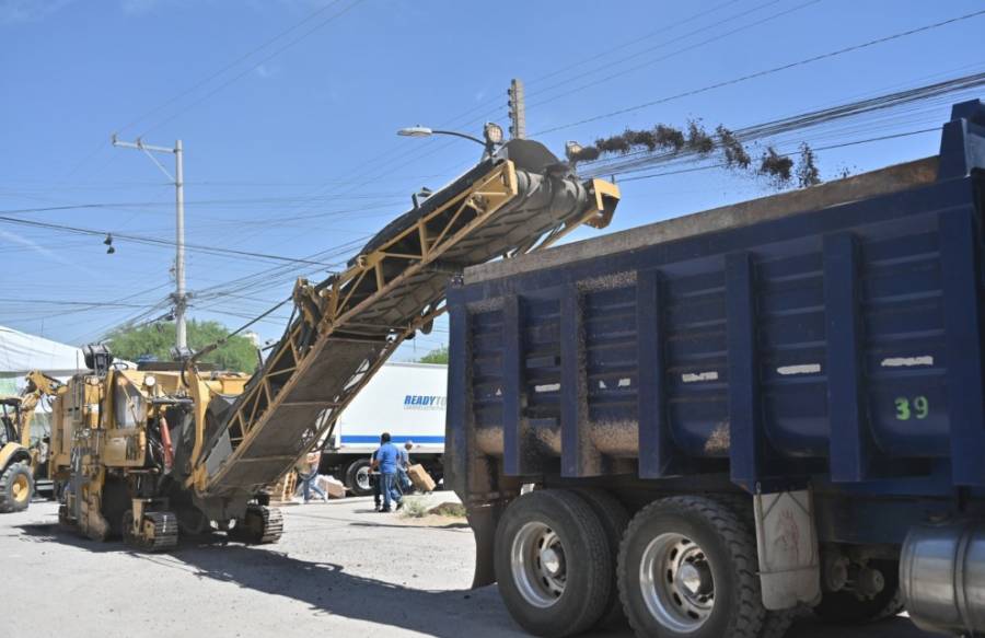 Arranca pavimentación de 20 calles en la capital potosina