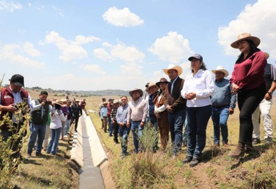 Secretar&iacute;a del Campo rehabilita canales de riego en apoyo a tres mil familias en Jiquipilco