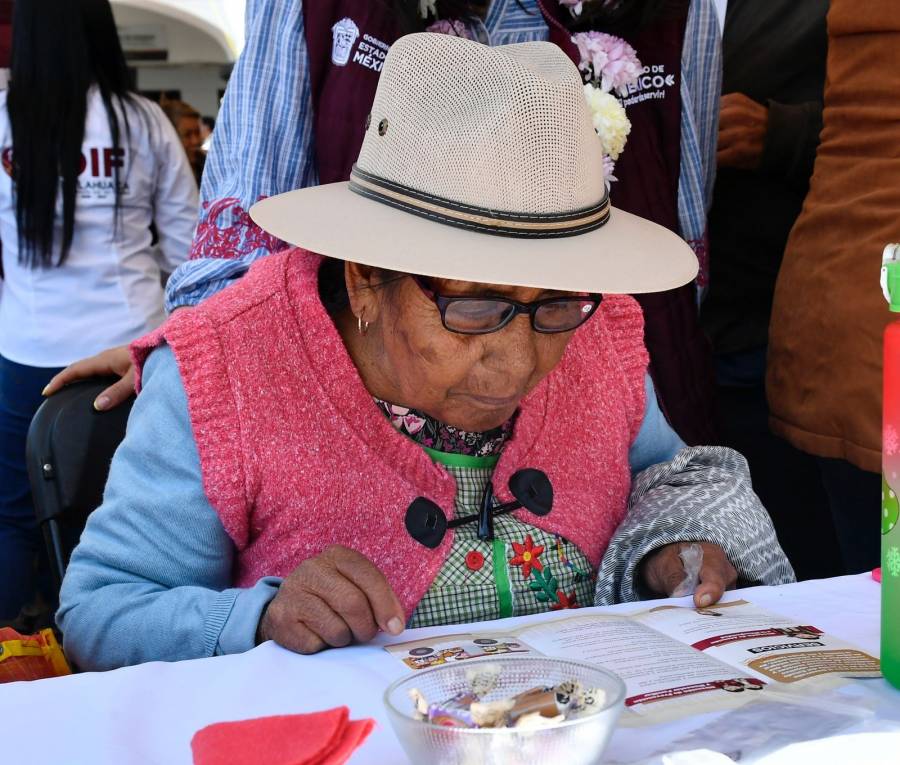 Gobernadora Delfina Gómez Álvarez transforma la vida de más de 8 mil mexiquenses con la entrega gratuita de lentes
