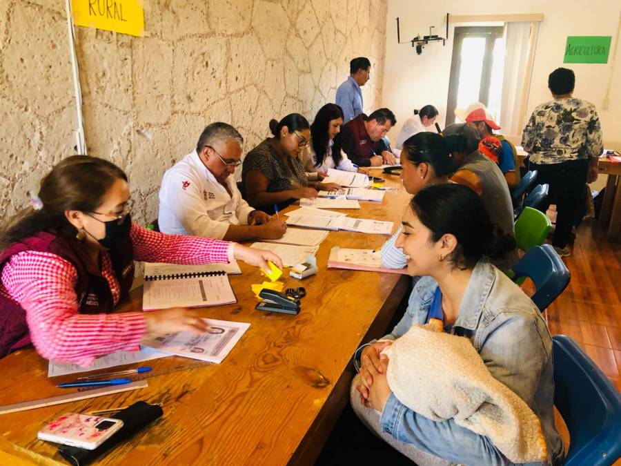 Arrancan GEM inscripciones a programas de apoyo al campo; m&aacute;s de 4 mil agricultores acuden en el primer d&iacute;a