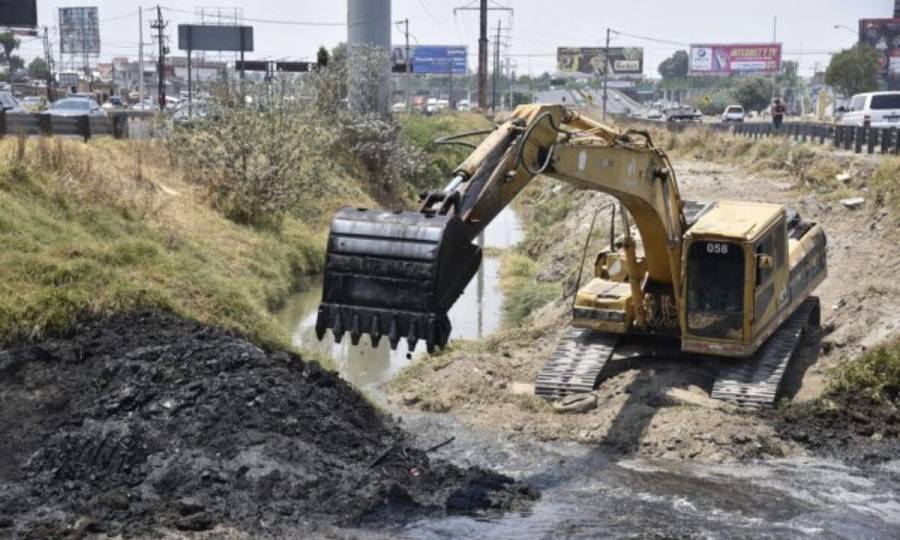 CAEM retira más de mil 200 toneladas de azolve del canal “Zapata” en San Mateo Atenco