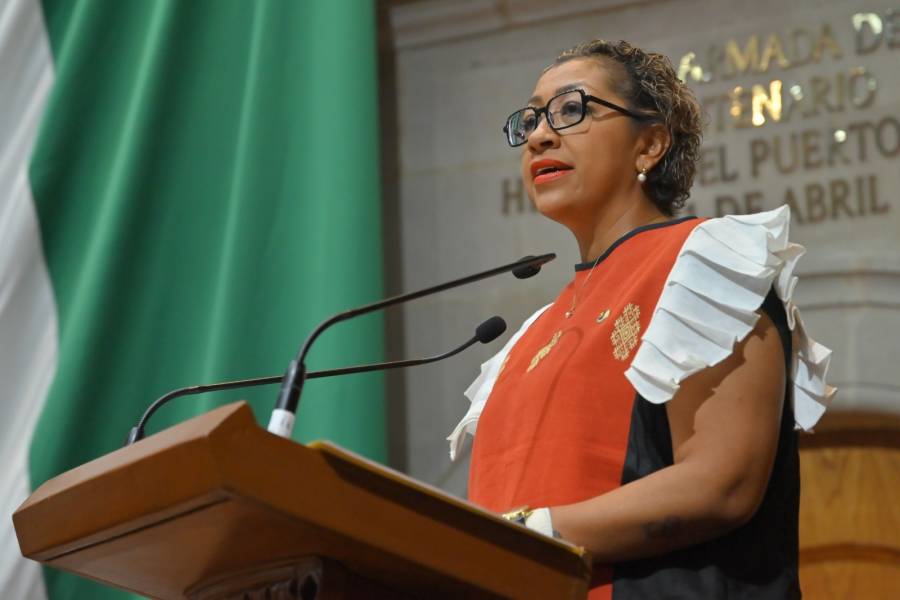 Asistencia legal para docentes en conflictos, promueve Brenda Miranda