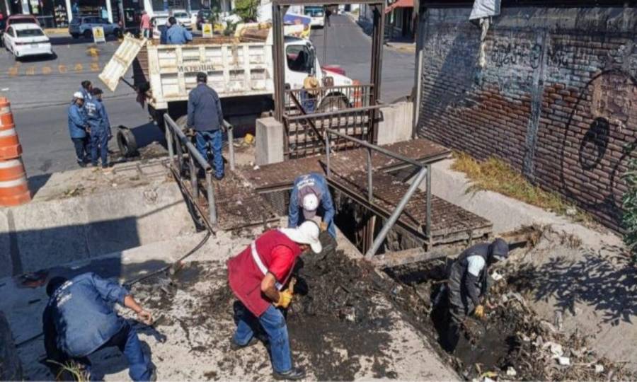 Desazolva GEM 130 kilómetros de la red de drenaje para prevenir encharcamientos e inundaciones