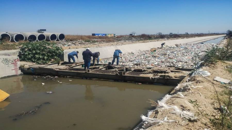 Desazolva GEM 130 kilómetros de la red de drenaje y retira 356 toneladas de basura de barrancas y presas para prevenir encharcamientos e inundaciones