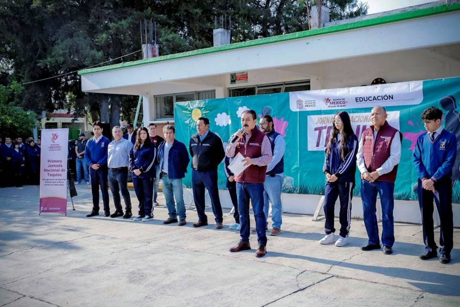 Estudiantes mexiquenses ponen ejemplo: limpian, pintan y dan mantenimiento a 5 mil escuelas