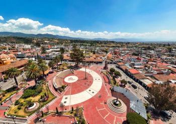 La plaza Municipal Temoaya fue rehabilitada por el Gobierno de la Maestra Delfina Gómez Álvarez como parte del Programa de Obra Pública con sentido social