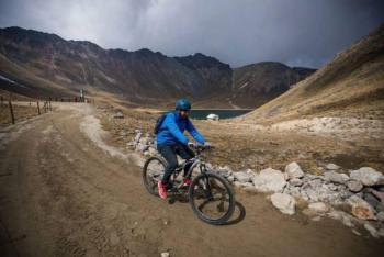 Festeja el Día Mundial de la Bicicleta pedaleando entre bosques y montañas del Edomex