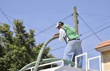 Refuerza Gobierno Estatal distribución de agua potable en colonias tras falla en El Realito