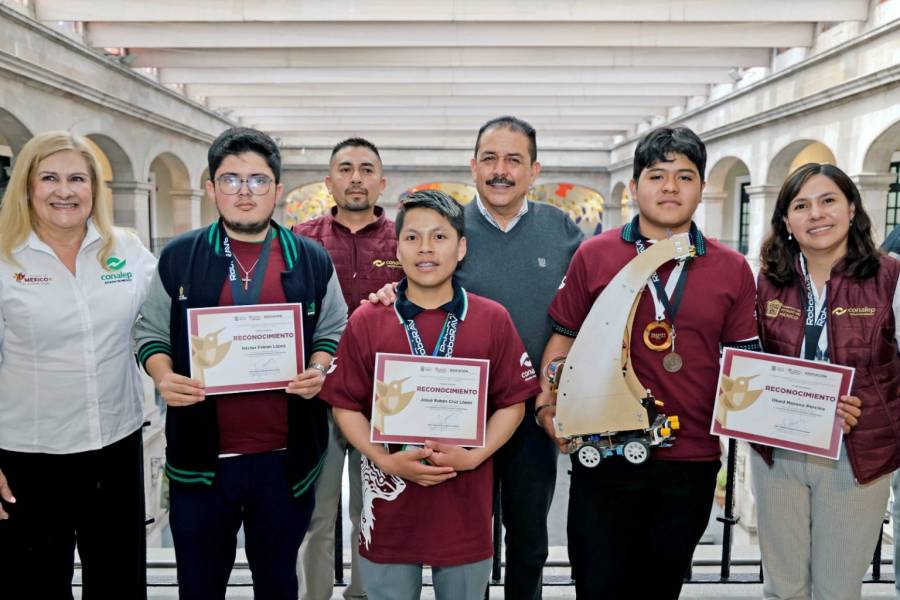 Reconoce GEM a estudiantes del Conalep por su destacada participación en competencias internacionales de informática y robótica