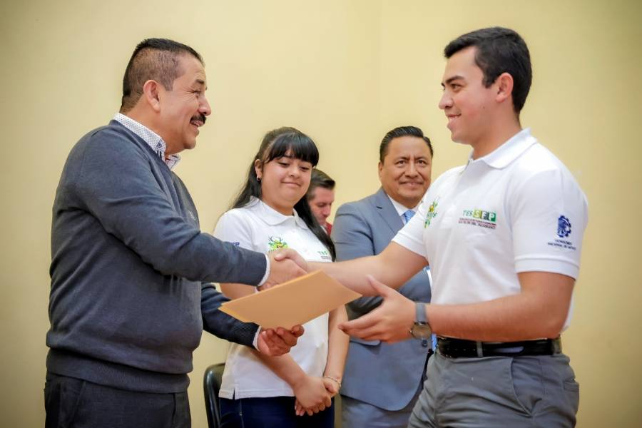 Apoya GEM a estudiantes mexiquenses para realizar estancias en Brasil, Colombia, Costa Rica y en otras entidades del país