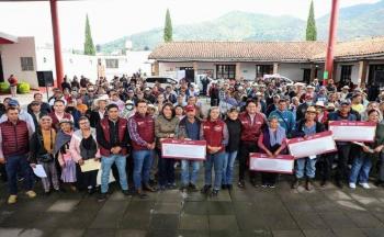 Productores de Temascalcingo reciben apoyo económico tras afectaciones por inundaciones