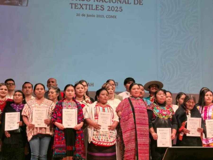 Edomex se luce en Concurso Nacional de Textiles con siete premios