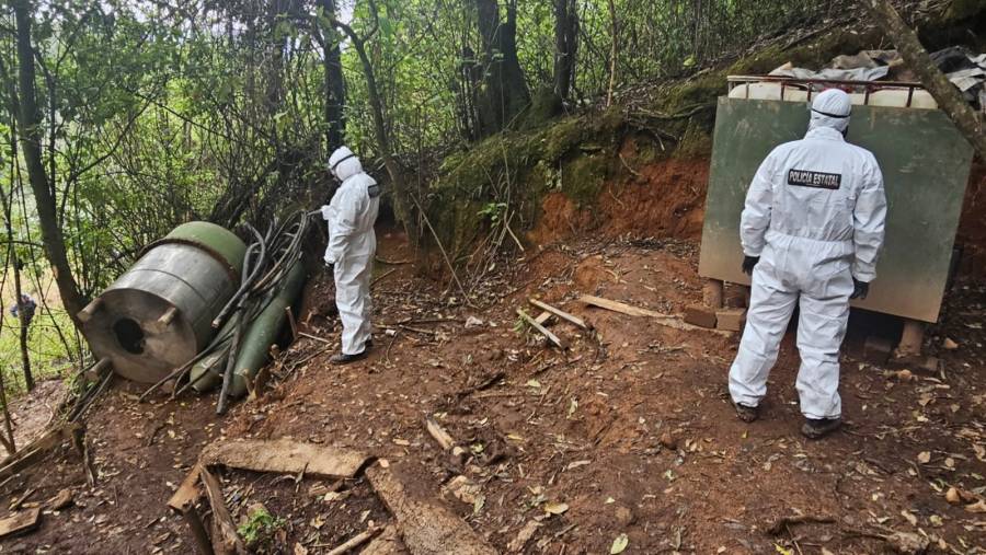 Fuerzas federales y estatales aseguran narcolaboratorio en Jilotzingo, Edomex