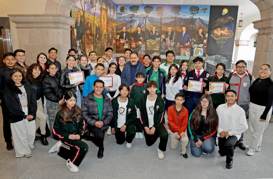 Proyecta GEM a estudiantes mexiquenses que representarán a México en el extranjero con becas académicas