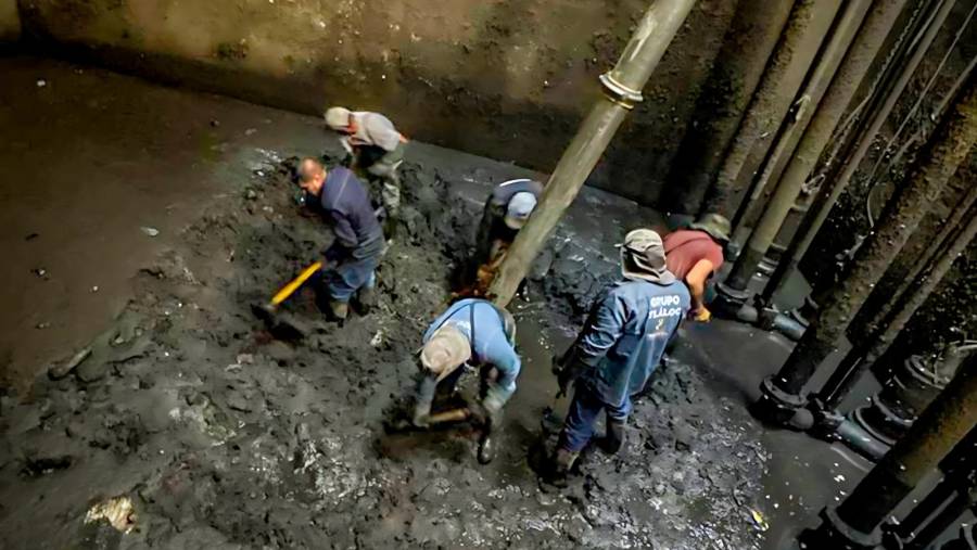 Gobierno del EdoMéx retira 70 toneladas de basura del cárcamo “Colón” para prevenir inundaciones en la capital mexiquense