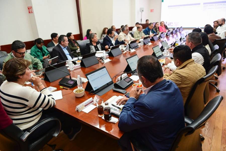 Gobernadora Delfina Gómez y Zoé Robledo, Director del IMSS revisan avance en la creación de nuevos hospitales y unidades médicas en el Oriente del EdoMéx