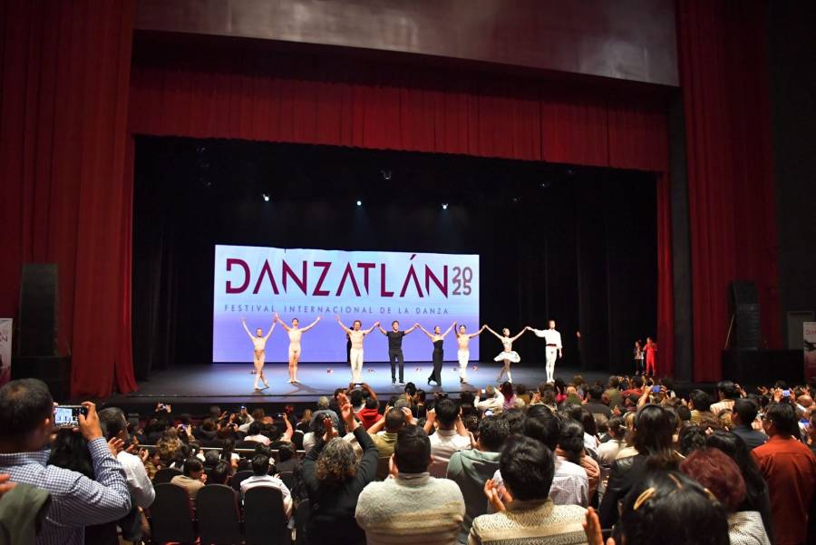 &Eacute;xito rotundo de la Gala “Elisa y Amigos” en Danzatl&aacute;n 2025