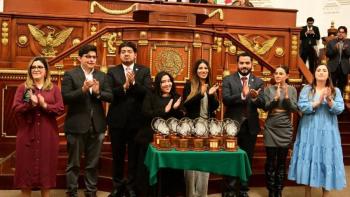 En tribuna, joven premiada exige acciones por afectaciones de crimen organizado